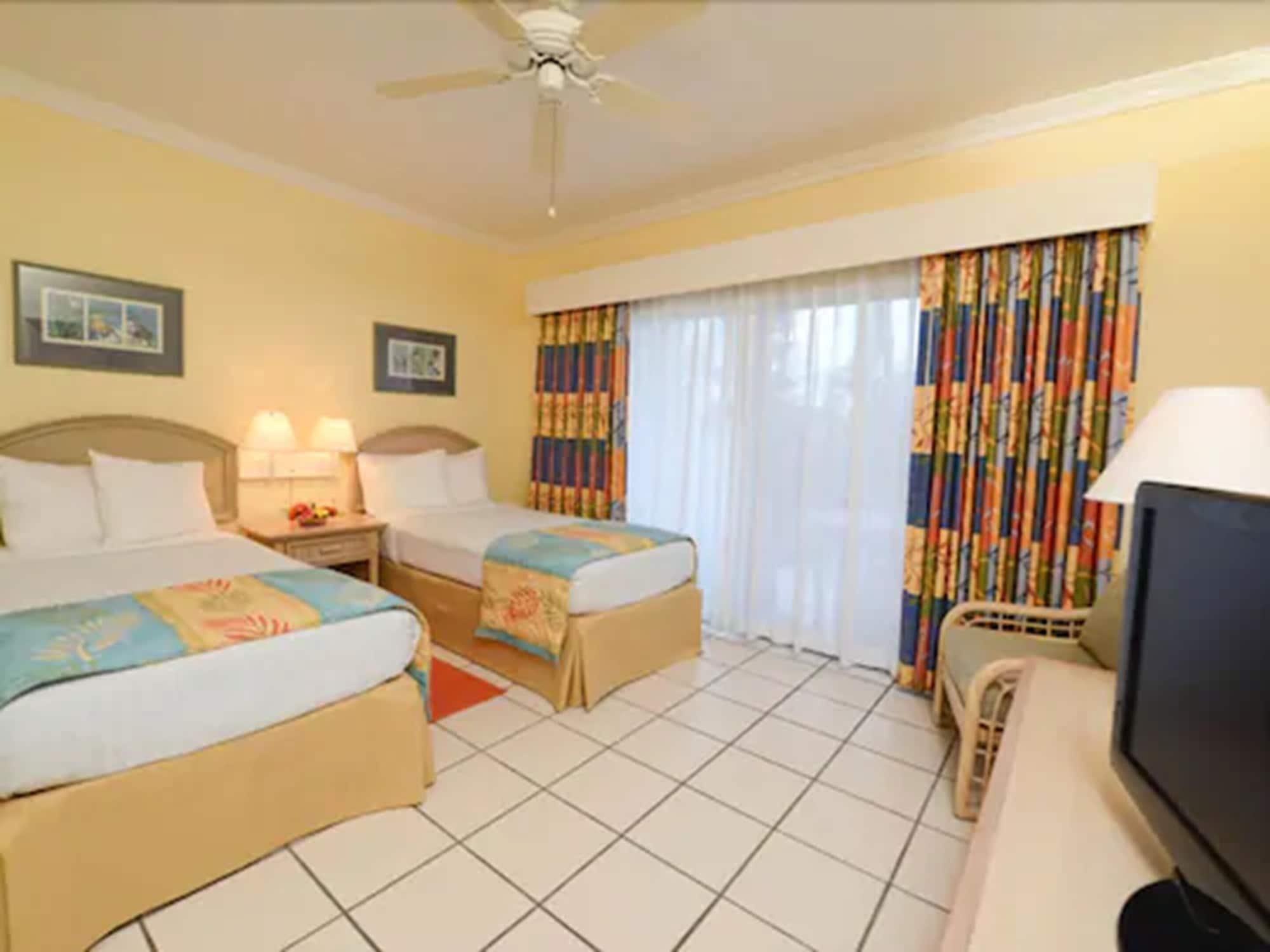 נסאו Bay View Suites Paradise Island מראה חיצוני תמונה