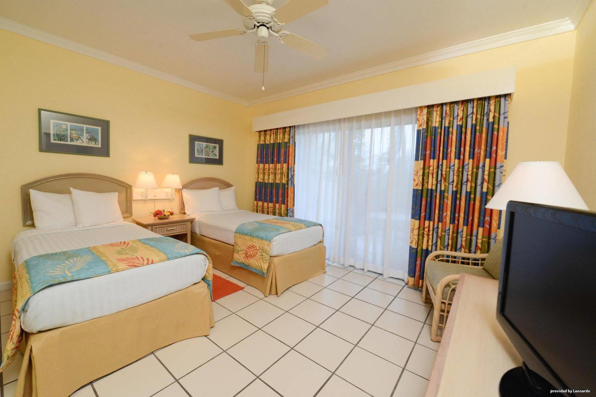 נסאו Bay View Suites Paradise Island מראה חיצוני תמונה